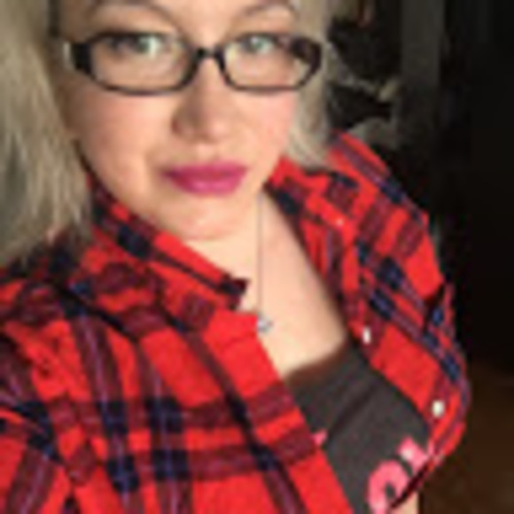 Meet your Posher, Lisa - Picture 1 of 1